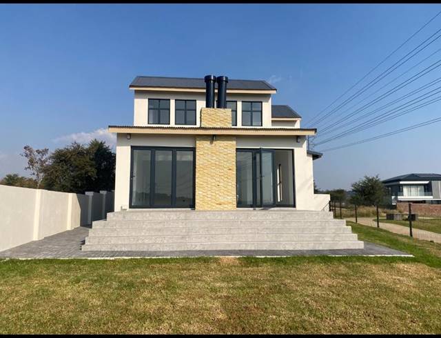 5 BEDROOM HOUSE FOR SALE IN FOURWAYS